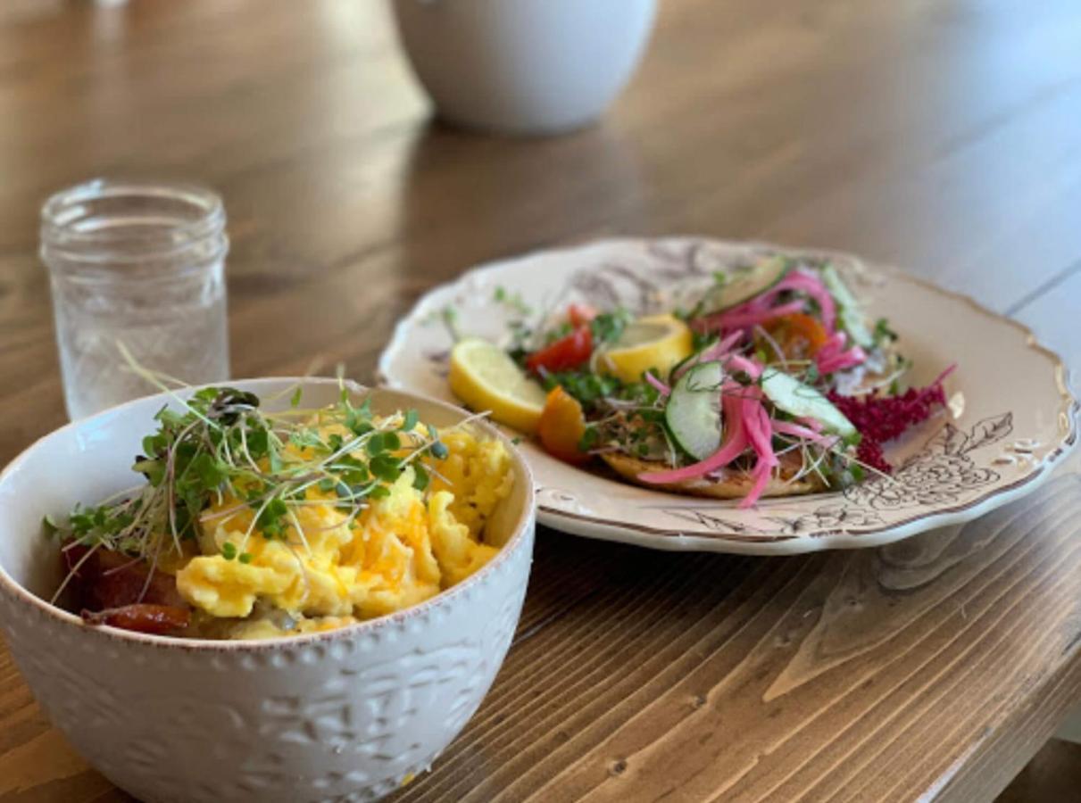 The Farmhouse Inn & Kitchen, 2 Blocks From Downtown Whitefish, Montana エクステリア 写真